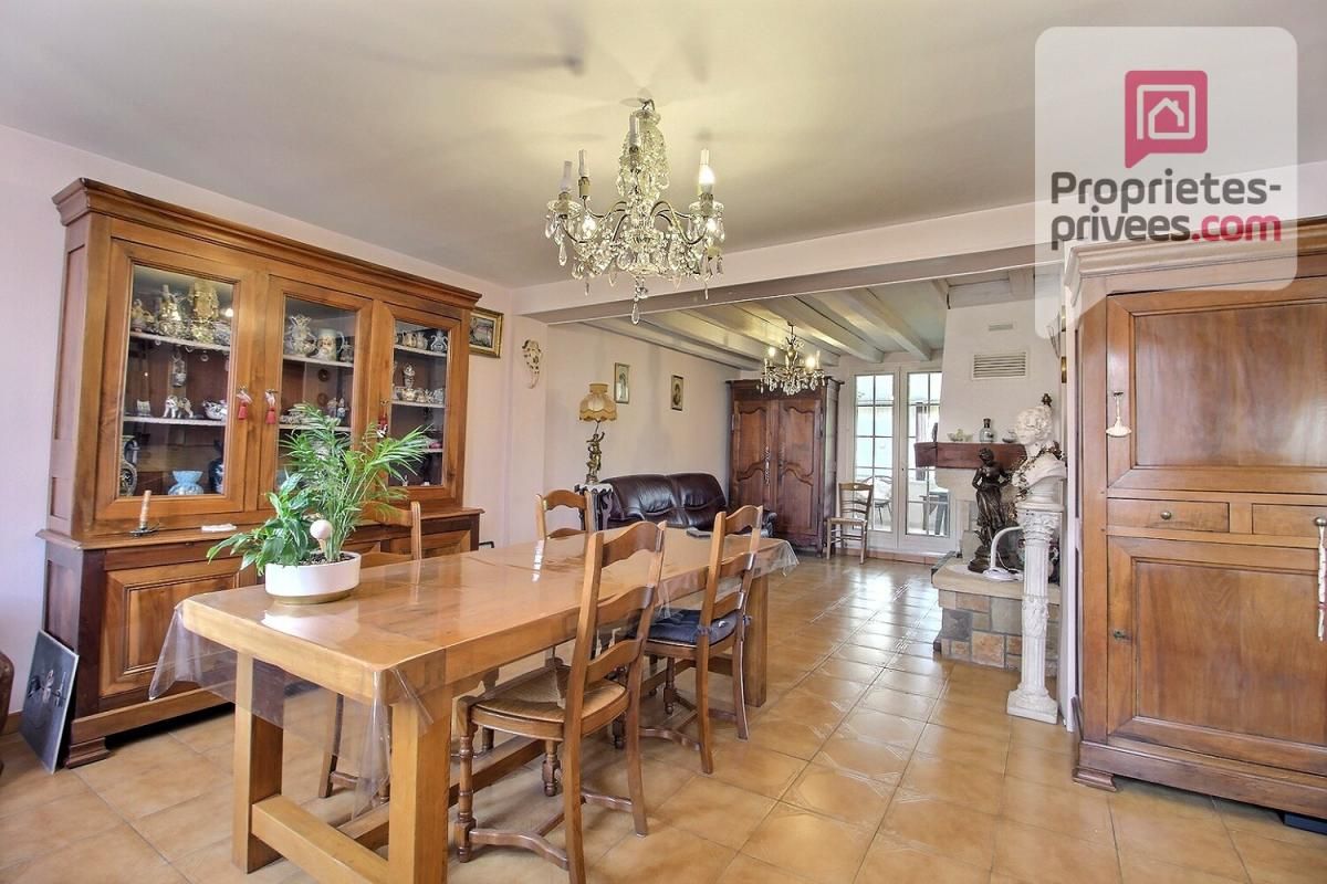 VILLEMANDEUR A vendre Maison comprenant 5 CHAMBRES,  idéalement située  entre MONTARGIS et zone commerciale d'AMILLY 4