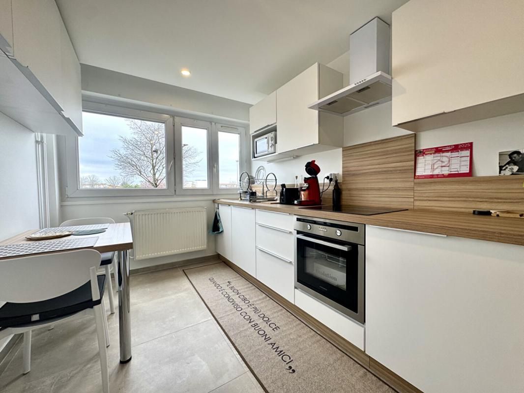 DECINES-CHARPIEU Appartement Decines Charpieu 3 pièce(s) 67 m2 2