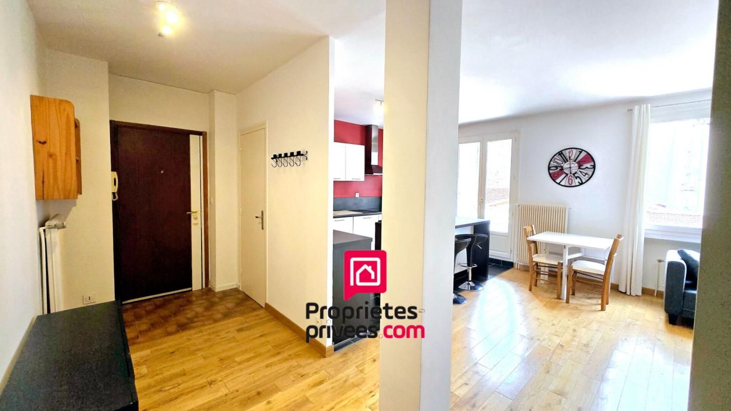 SAINT-ETIENNE Appartement Saint Etienne 2 pièce(s) 62 m2 4