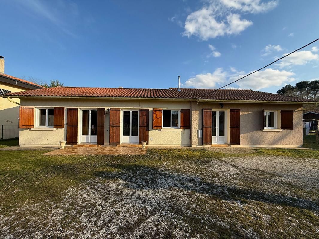 MAISON A RENOVER 4CH 800M² DE TERRAIN TRIPLE GARAGE