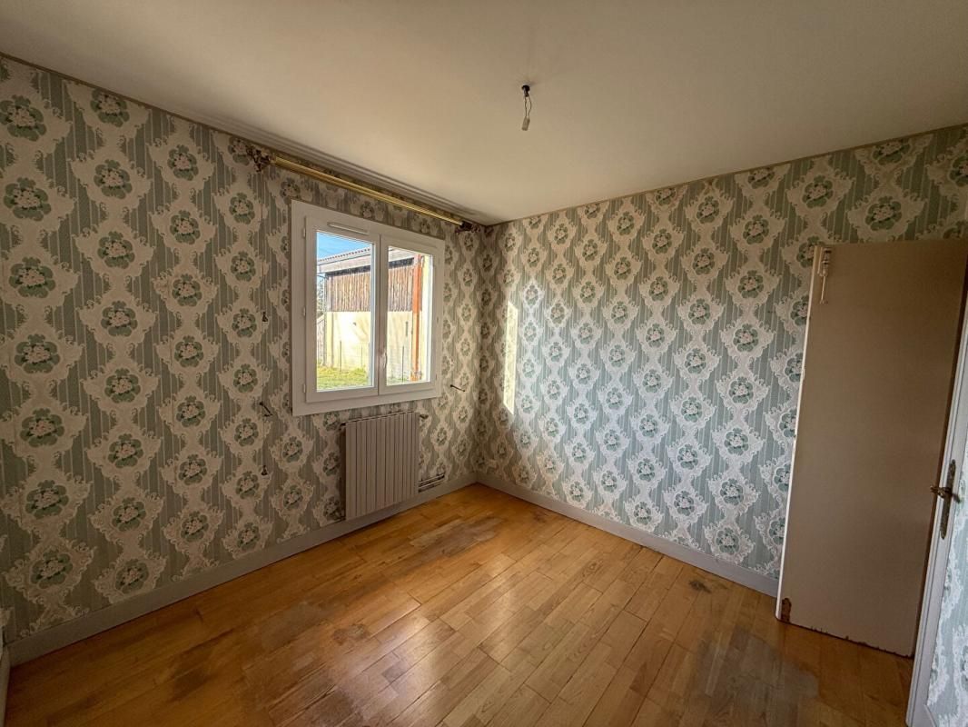 SALLES MAISON A RENOVER 4CH 800M² DE TERRAIN TRIPLE GARAGE 2