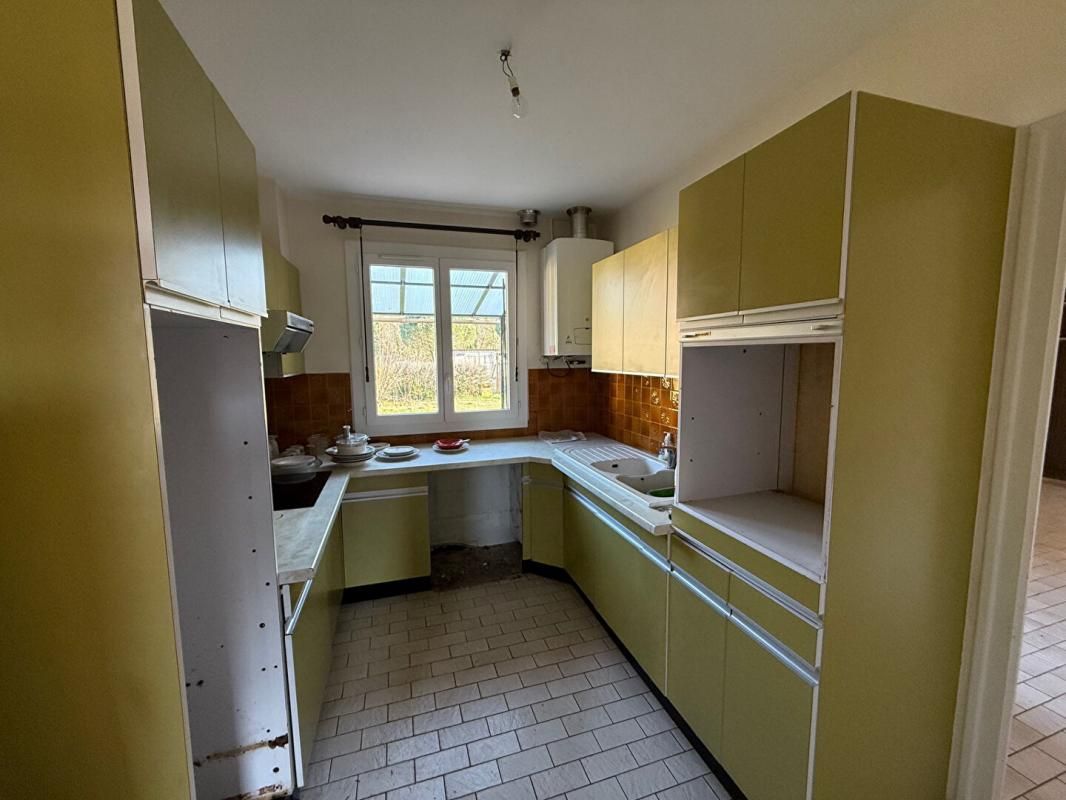 SALLES MAISON A RENOVER 4CH 800M² DE TERRAIN TRIPLE GARAGE 4