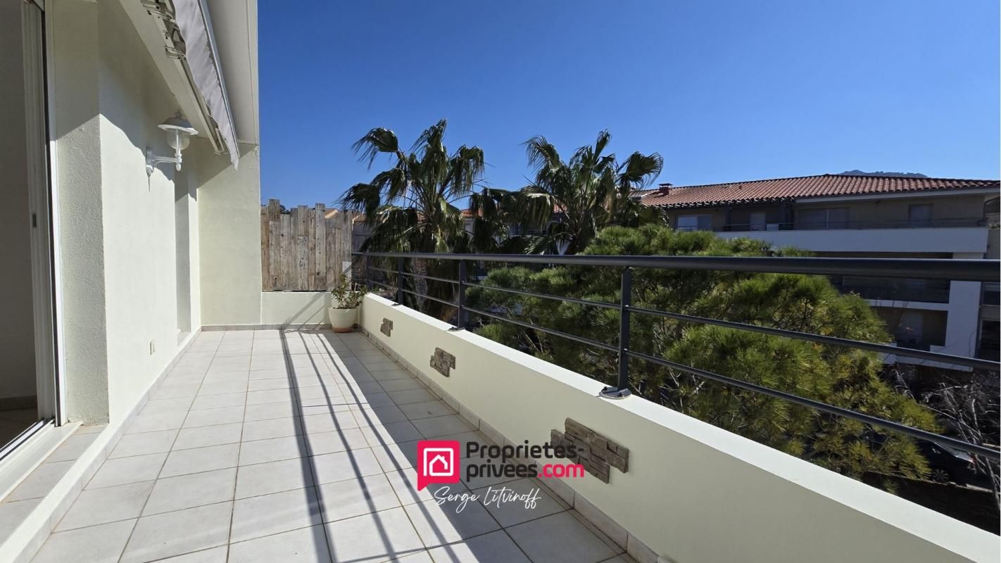 MARSEILLE-8E-ARRONDISSEMENT Marseille 13008 - Pointe Rouge - T2 dernier étage - 47 m2 - Terrasse - 269.000 2