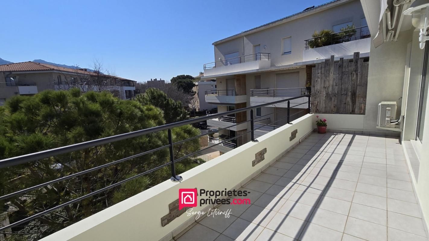 MARSEILLE-8E-ARRONDISSEMENT Marseille 13008 - Pointe Rouge - T2 dernier étage - 47 m2 - Terrasse - 269.000 3
