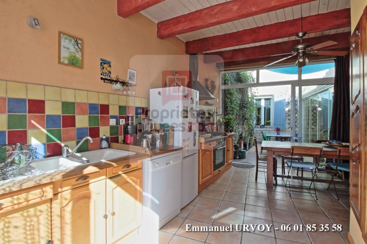 Proximité Saint Rémy de Provence - Maison de village en pierre 150 m² - 4 chambres - Patio - Veranda