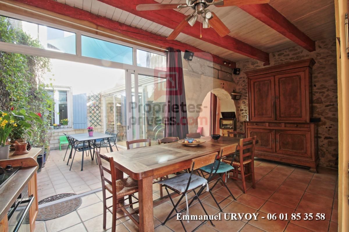 GRAVESON Proximité Saint Rémy de Provence - Maison de village en pierre 150 m² - 4 chambres - Patio - Veranda 2