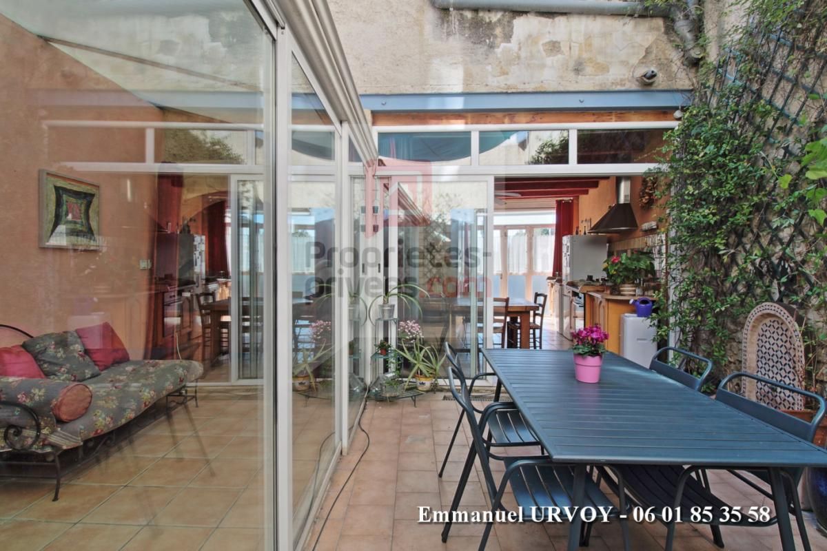 GRAVESON Proximité Saint Rémy de Provence - Maison de village en pierre 150 m² - 4 chambres - Patio - Veranda 4