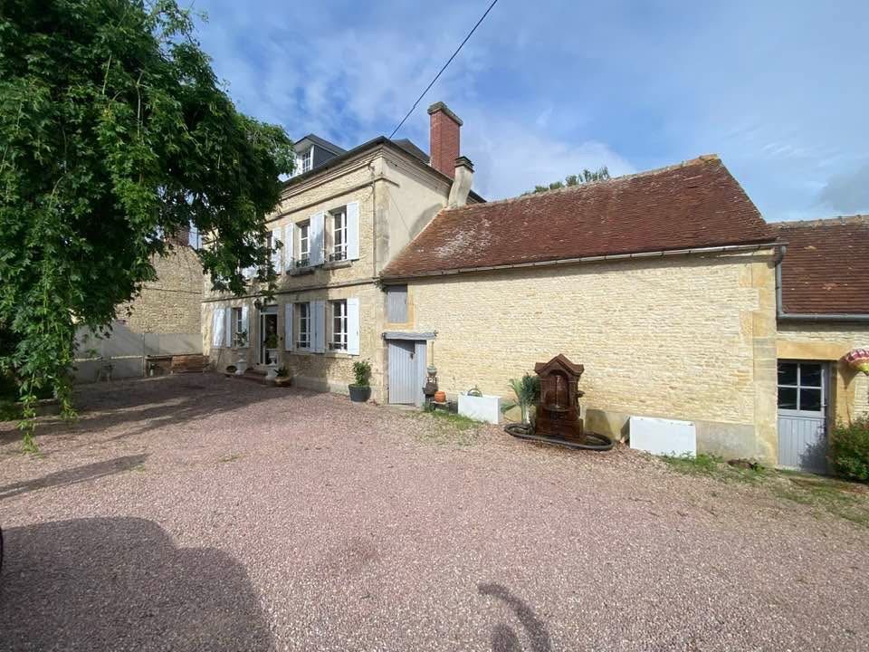 14170 Belle maison en Pierre avec beau parc arboré