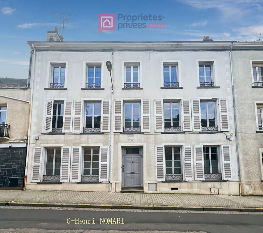 Immeuble Chateaubriant 11 pièce(s) 220 m2