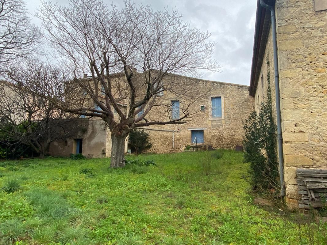 SAINT-PONS-DE-MAUCHIENS Maison Vigneronne comprenant un T8 et un T3 sur parcelle de 1520m² 1