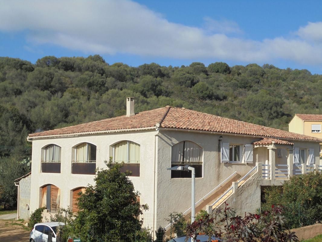 SAGONE Maison Sagone 6 pièce(s) 197 m2 2
