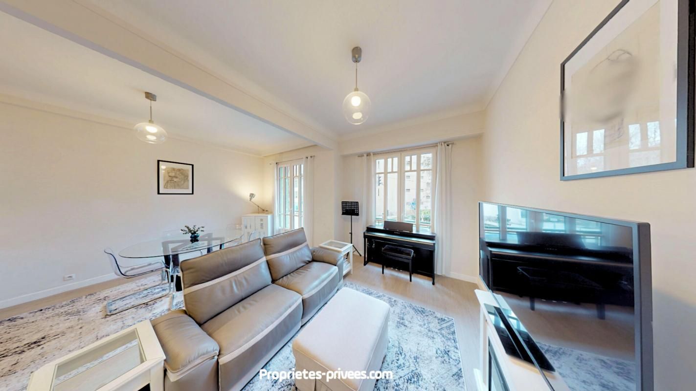 NICE NICE Libération-Evêché, 3 pièces 71 m2 entièrement rénové, immeuble Art Déco 2