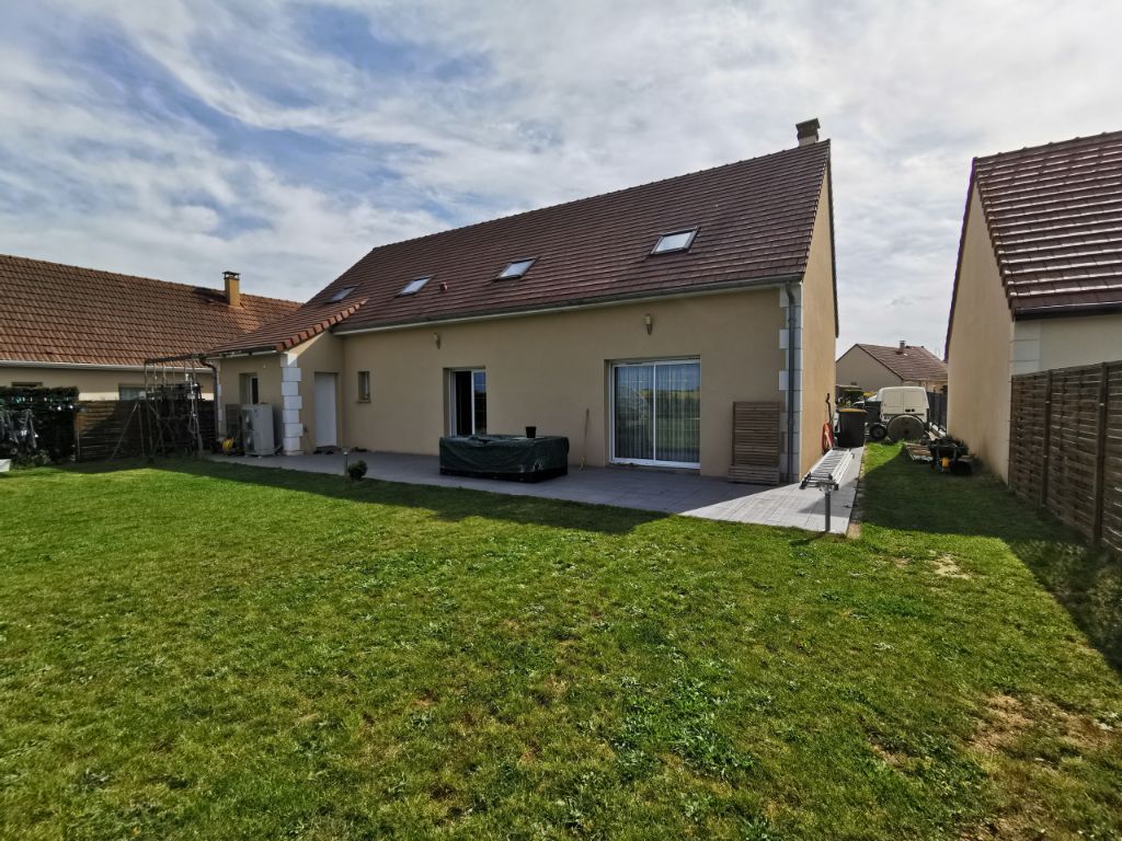 EXCLUSIVITE Superbe maison récente de plain pied sur terrain de 864 m2