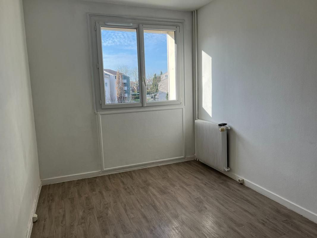 BRETIGNY-SUR-ORGE Appartement Bretigny Sur Orge 3 pièce(s) 67.28 m2 4