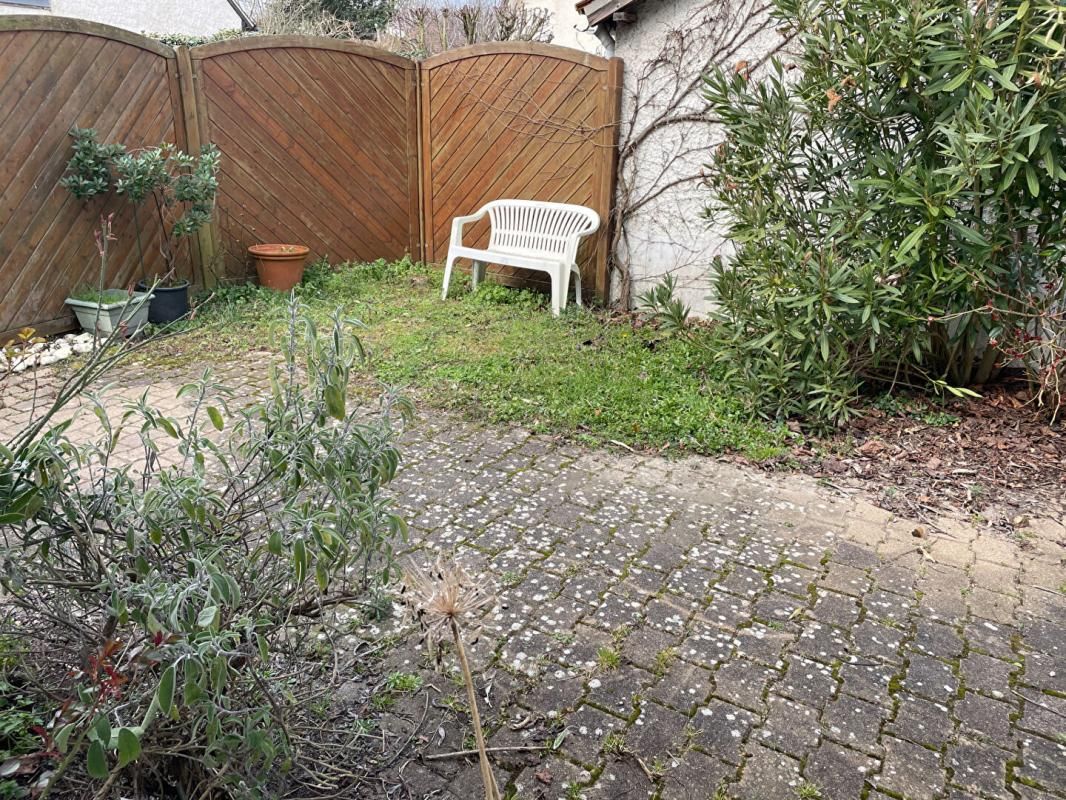 MAINTENON 28130 Maintenon centre ville 160 m2 terrain 160 m2 3