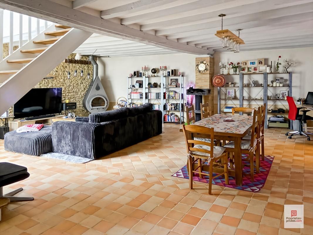 LA FLECHE Maison Bauge En Anjou 6 pièce(s) 183 m2 2