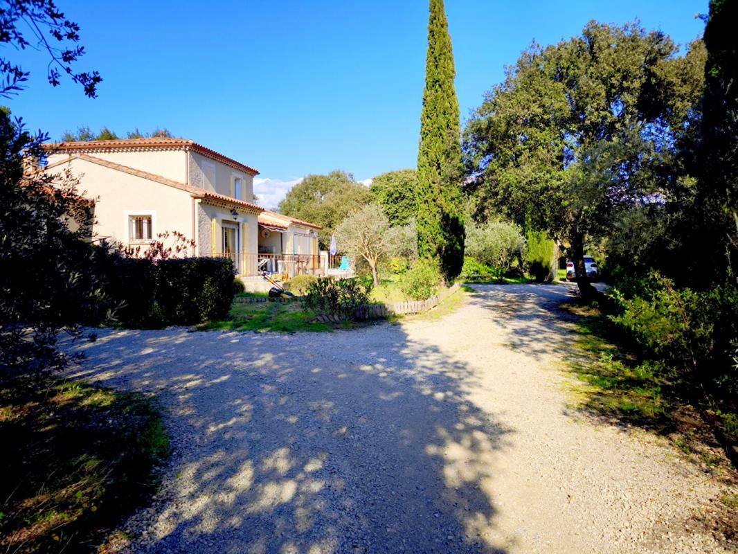 CARPENTRAS VILLA AVEC 2 GITES SUR LES HAUTEURS 2