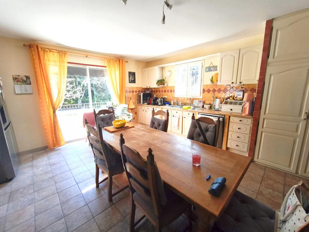 CARPENTRAS VILLA AVEC 2 GITES SUR LES HAUTEURS 4