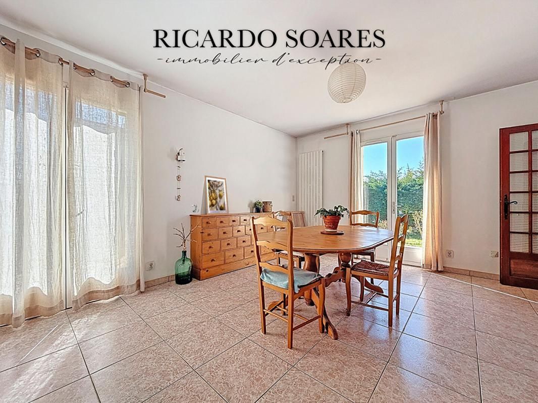 LONGUEIL-SAINTE-MARIE MAISON FAMILIALE 200m2, 5 CHAMBRES, VIVABLE DE PLAIN-PIED, SOUS-SOL TOTAL, JARDIN 1350m2 3