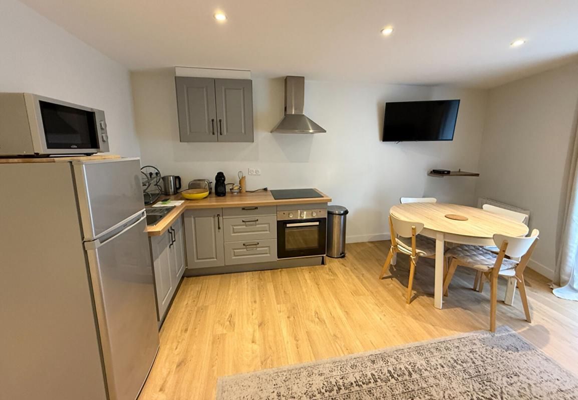 VANNES Appartement T2 de 45 M² entièrement rénové. Quartier Saint Patern et Gare de VANNES 2