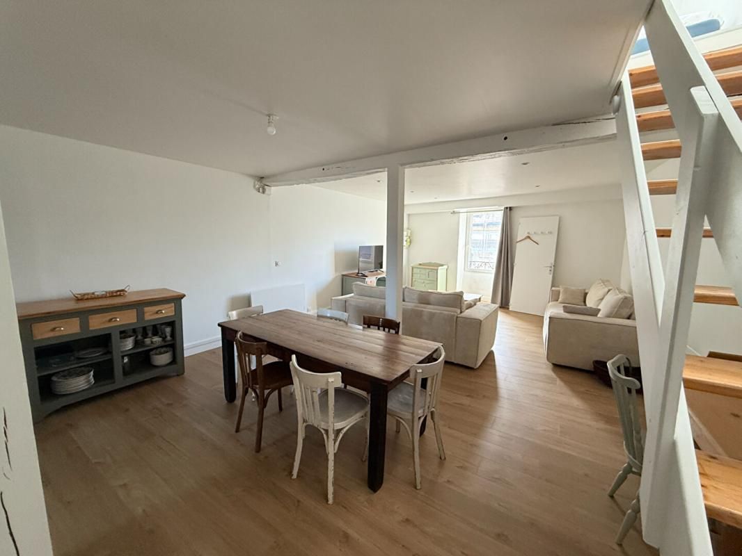 VANNES APPARTEMENT T3 EN DUPLEX de 70 M² (87,12 M² au sol), entièrement rénové. Quartier Saint-Patern Gare VANNES 4