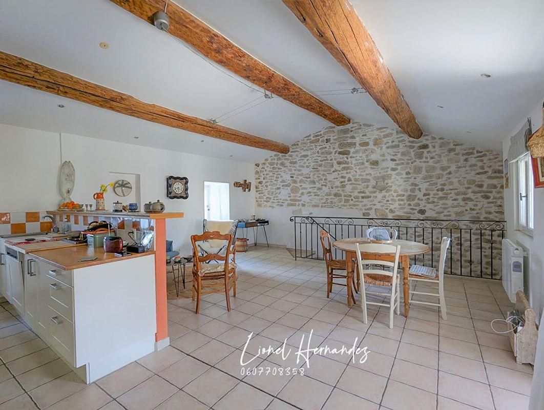 Maison de village en pierre - Rénovation de qualité - 4 chambres - Grande terrasse