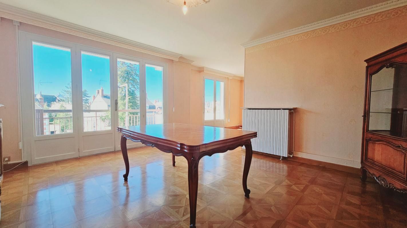 BOURGES APPARTEMENT 93M² BALCON GARAGE ASCENSEUR