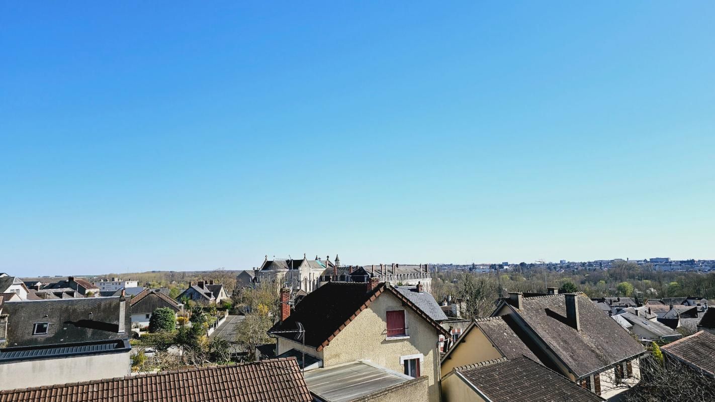 BOURGES BOURGES APPARTEMENT 93M² BALCON GARAGE ASCENSEUR 3