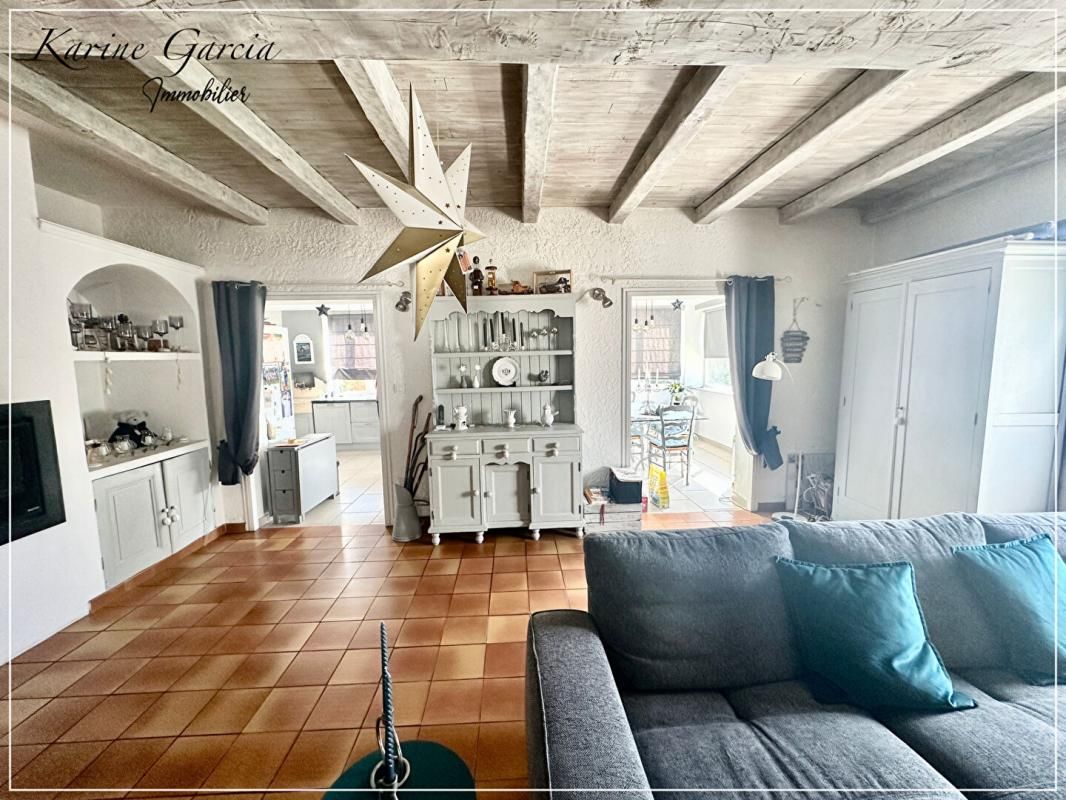SIX-FOURS-LES-PLAGES Villa Six Fours Les Plages 6 pièce(s) 200 m2 -Terrain 1200 M² avec piscine et garage - 3