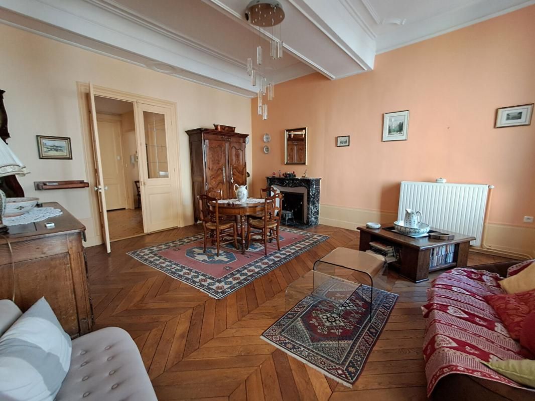 Appartement 6 pièce(s) 169 m2