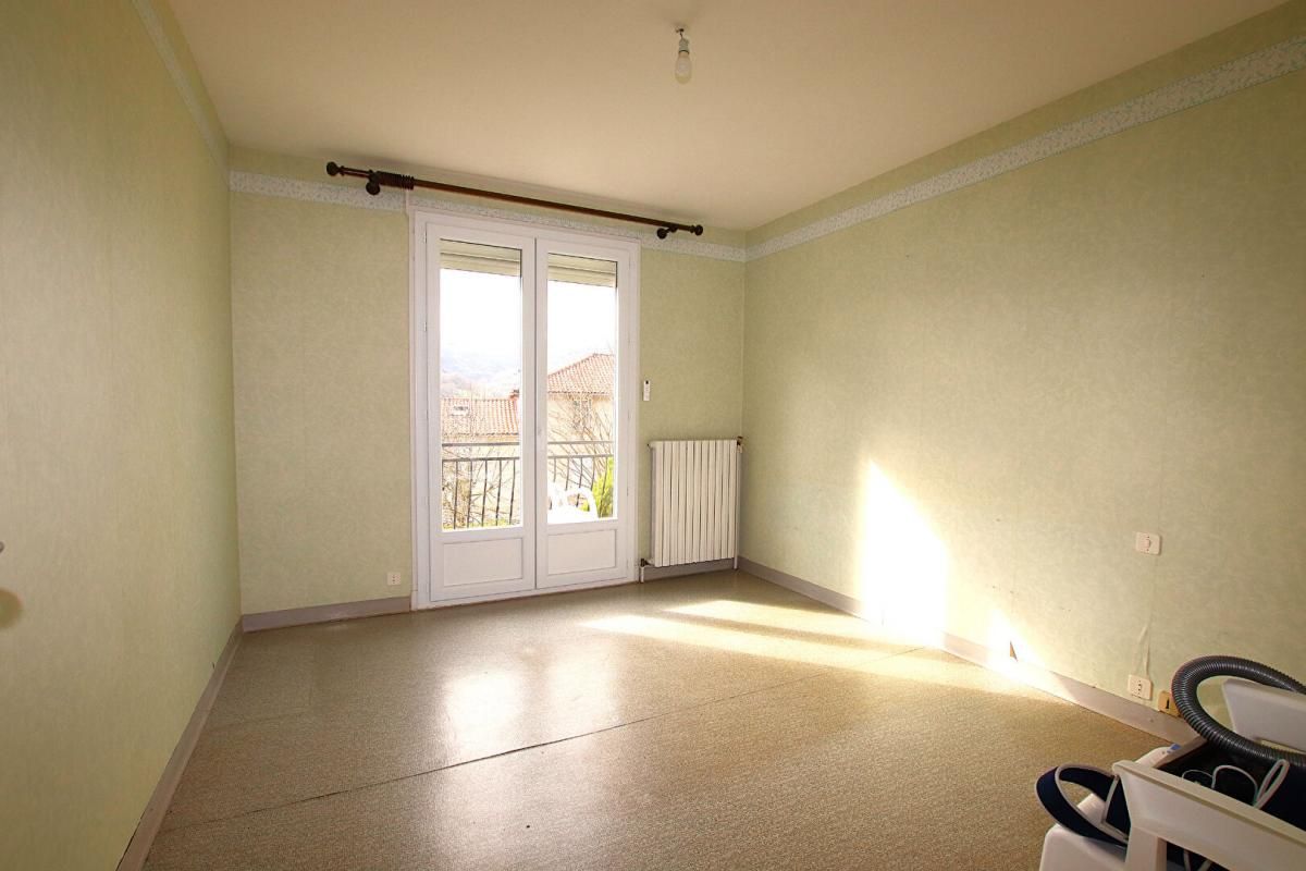 SAINT-AFFRIQUE Villa F4 + appt F2 sur 564m2 à ST AFFRIQUE 4