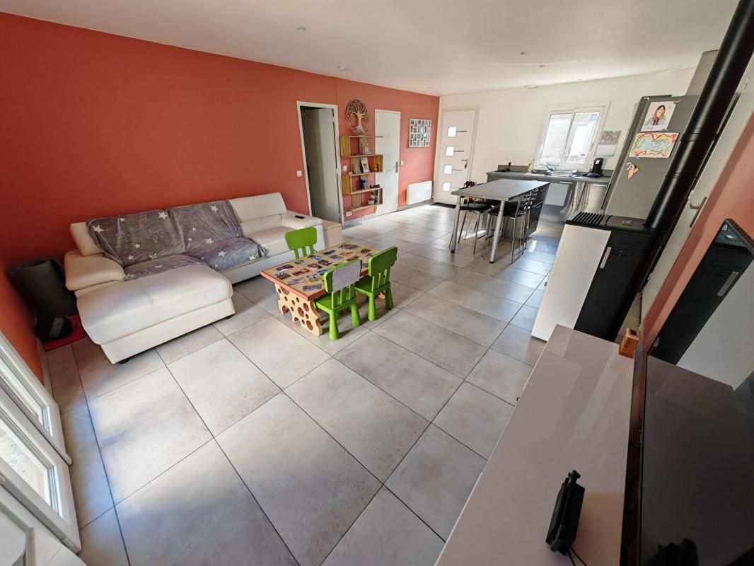 CHATEAUROUX Exclu : Maison plain pied, 3 chambres, garage et jardinet. Habitable de suite 2