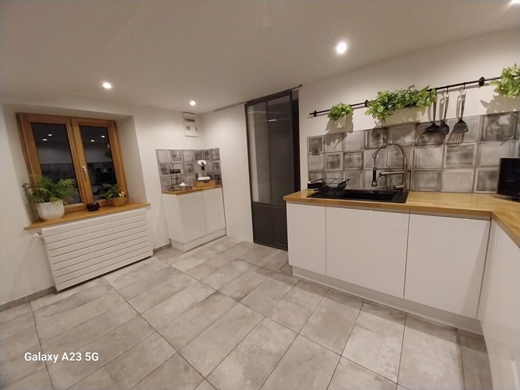 LEPUIX À Vendre Maison Divisible en 3 Logements 2