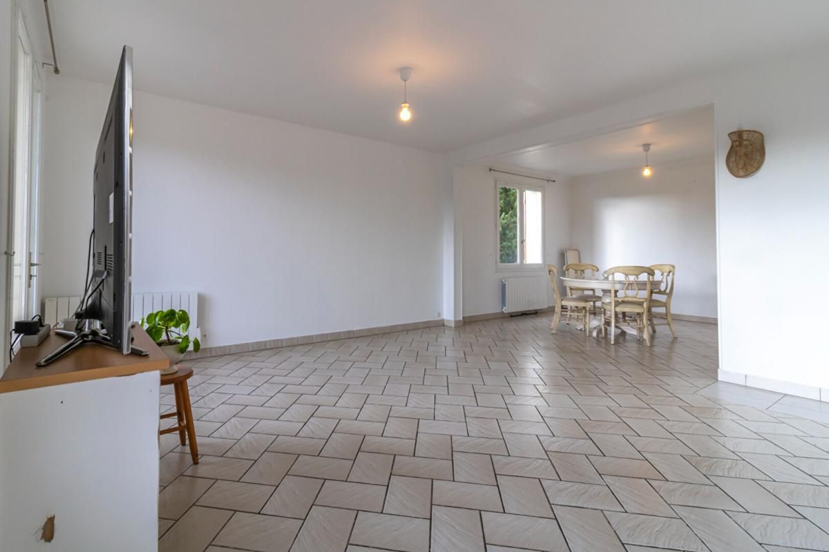 GIEVRES Maison GIEVRES 7 pièce(s) 154 m2 3