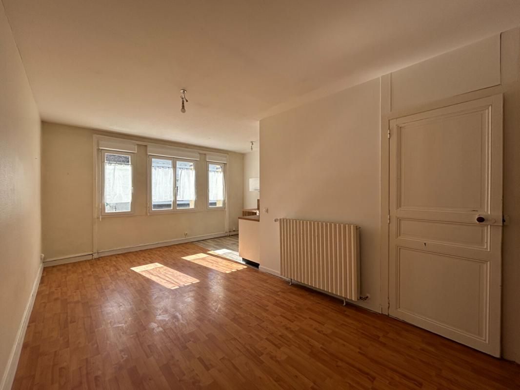 NORT-SUR-ERDRE NORT SUR ERDRE - Local commercial 174 m² 4