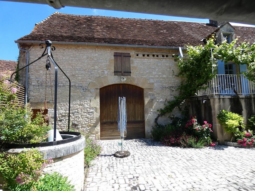 TEMPLE-LAGUYON Maison 125m² / 3 chambres / grange / terrain 4225m² 3