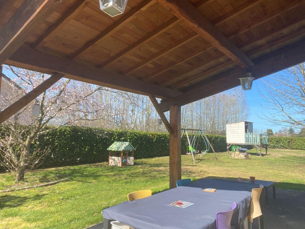 DIGOIN Maison  6 pièce(s) 126 m2 de plein pied avec 4 chambres et un bureau sur un terrain de 2064 m² 2