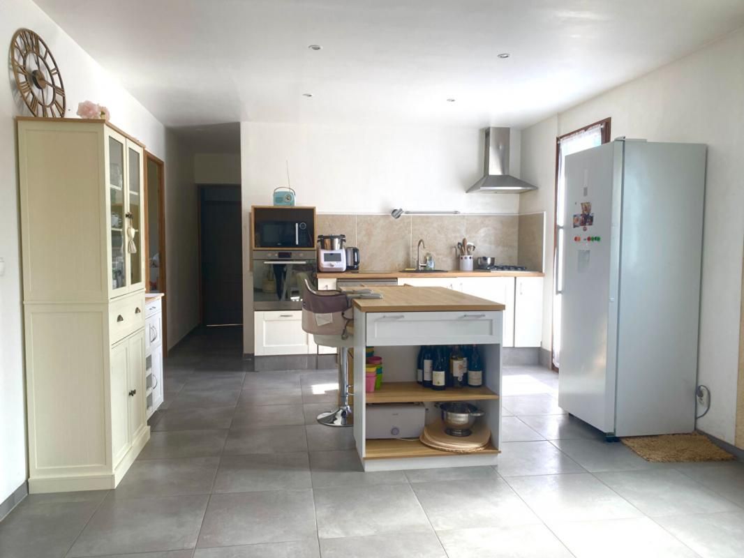 DIGOIN Maison  6 pièce(s) 126 m2 de plein pied avec 4 chambres et un bureau sur un terrain de 2064 m² 4