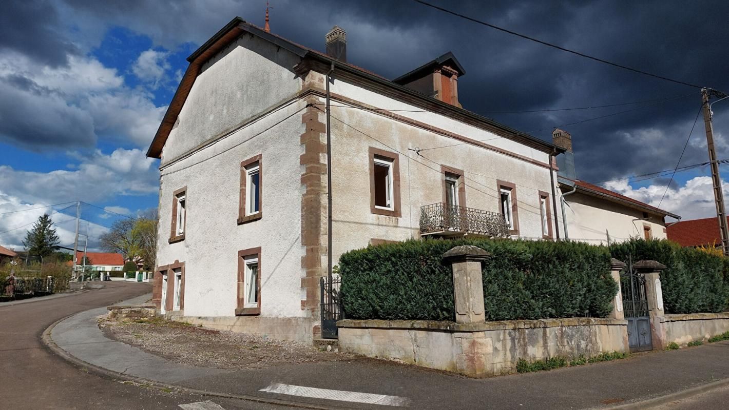 Maison Saint Loup Sur Semouse 8 pièce(s) 252 m2 jardin