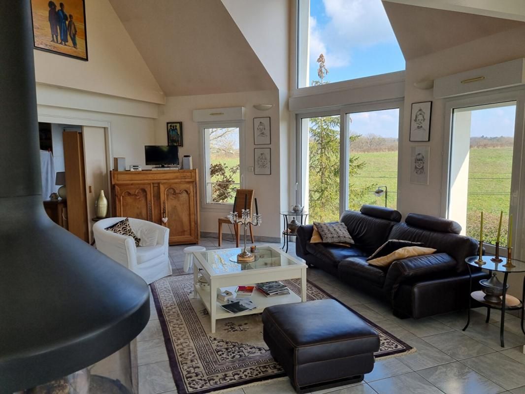 LUNAY TRES BELLE MAISON D'ARCHITECTE 4