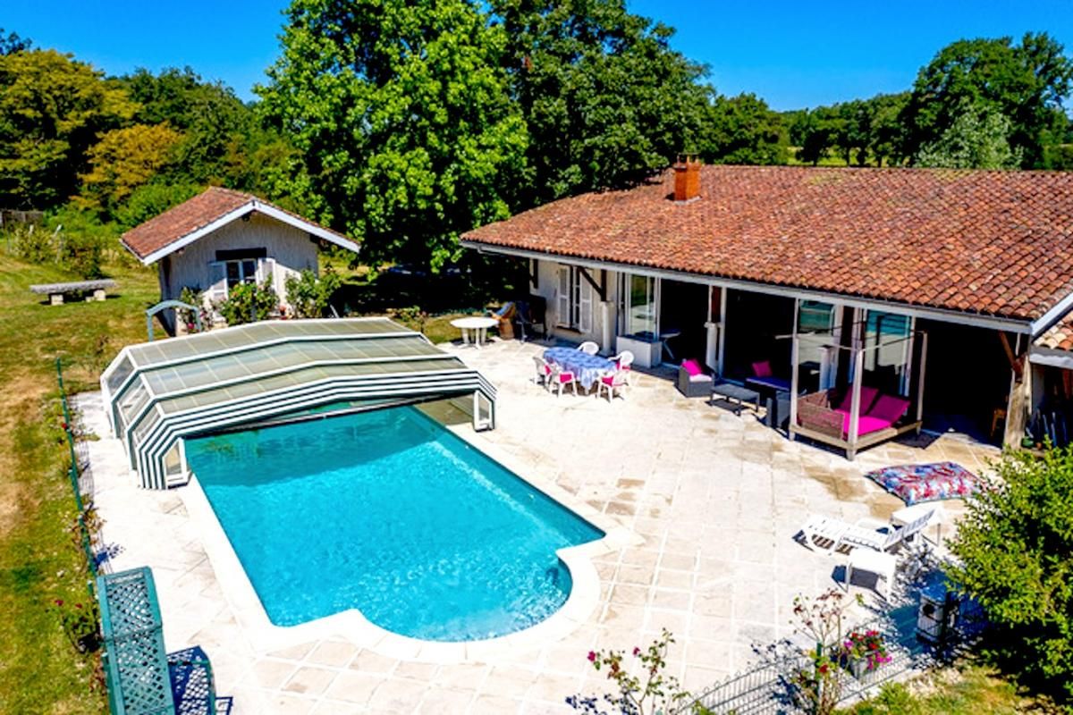DEMEURE BRESSANE haut gamme terrain 2 hectares