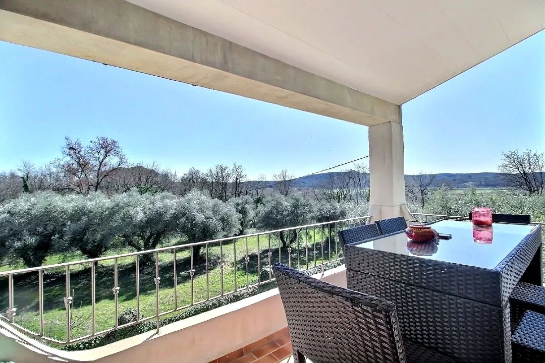 CRUVIERS-LASCOURS Maison de 164 m2 avec grand jardin, piscine et vue 4
