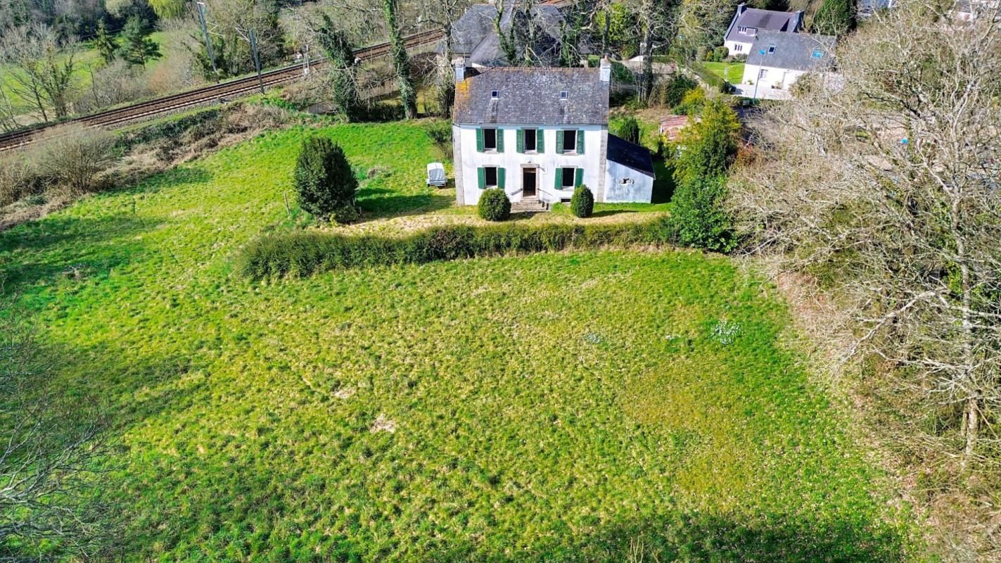 PLOUIGNEAU Maison 108 m2 terrain  4650m² dont terrain constructible de 1000m² 4