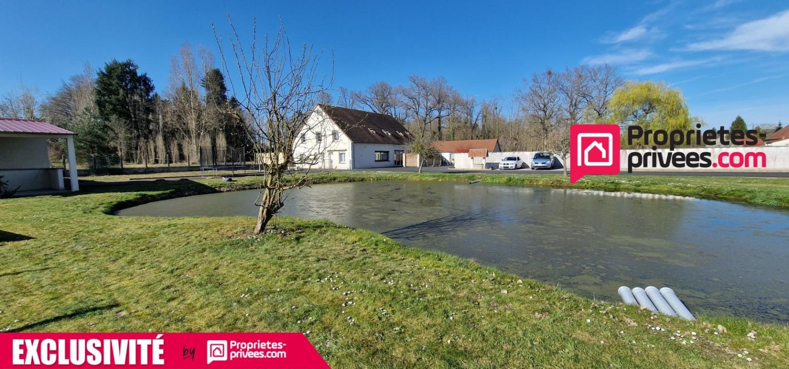Maison  310 m² - 11 pièces dont 9 chambres - terrain 2561m² Noyers Sur Cher