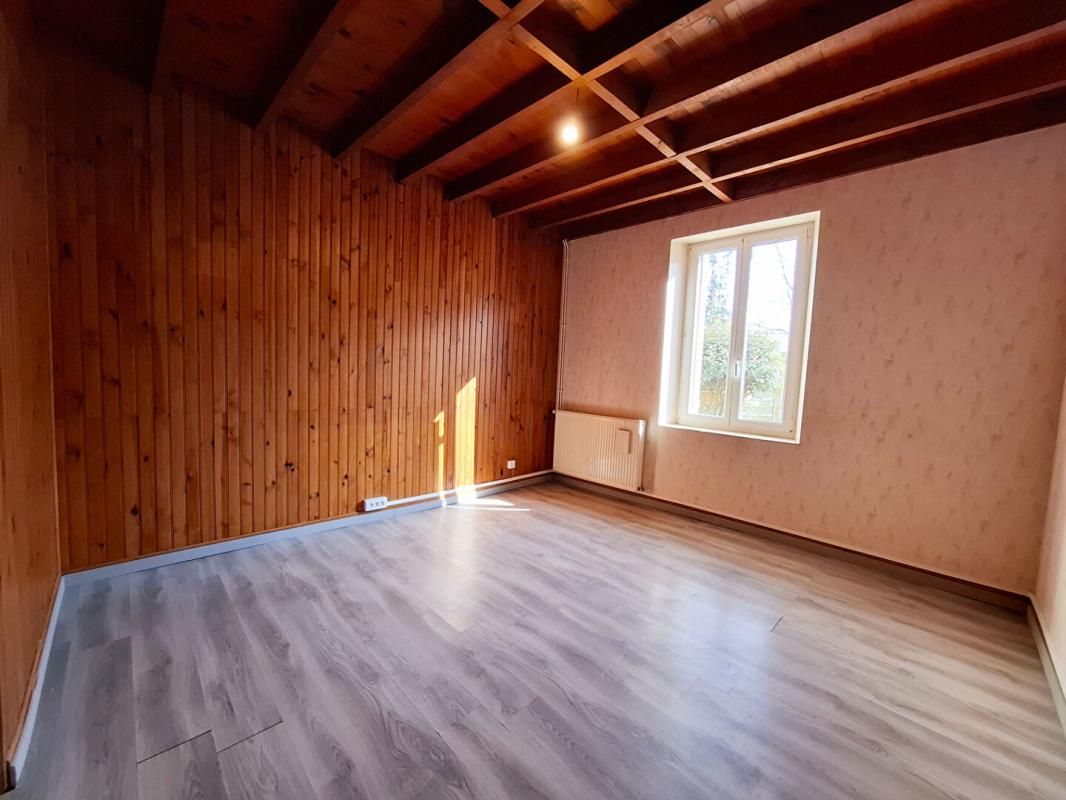 VOSNON Charmante Maison de Campagne Rénovée avec Dépendance et Cave 4