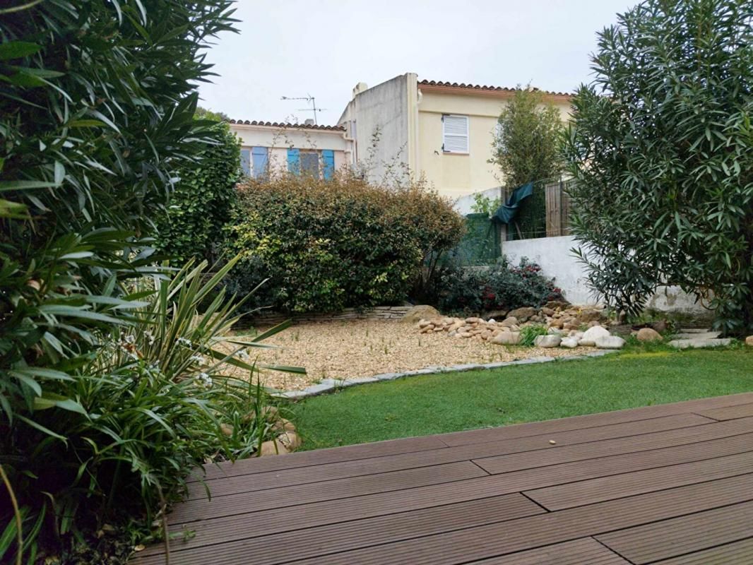 ISTRES Maison Istres 5 pièce(s) 101 m2 Avec Jardin et Garage 2
