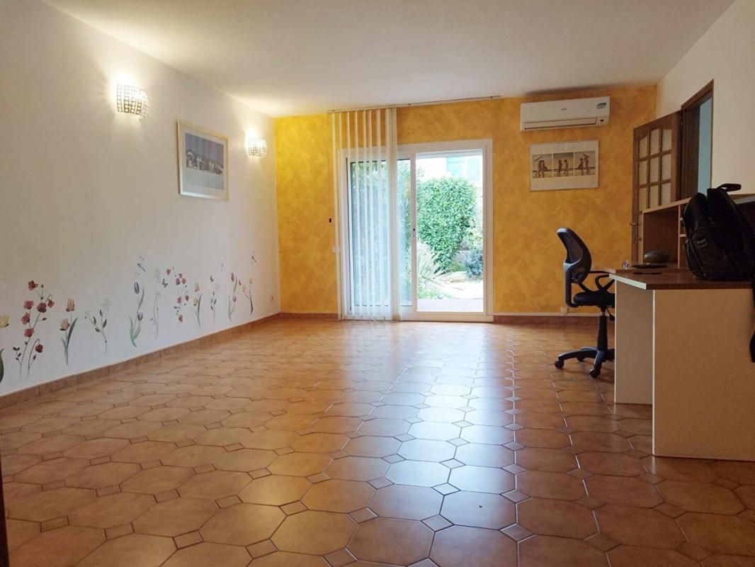 ISTRES Maison Istres 5 pièce(s) 101 m2 Avec Jardin et Garage 3