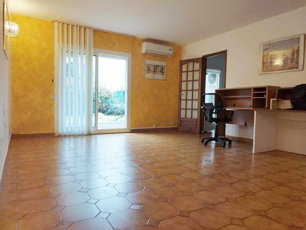 ISTRES Maison Istres 5 pièce(s) 101 m2 Avec Jardin et Garage 4