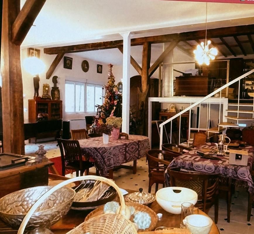 AUBERVILLIERS Maison de maître Aubervilliers 10 pièce(s) 425 m2 2