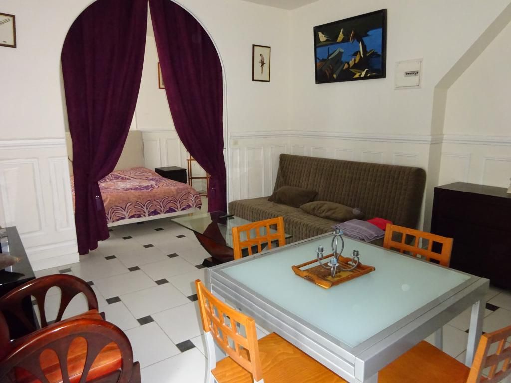 AUBERVILLIERS Maison de maître Aubervilliers 10 pièce(s) 425 m2 3